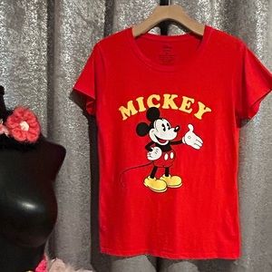 📦 NWOT Mickey Mouse Red Tee Size Medium